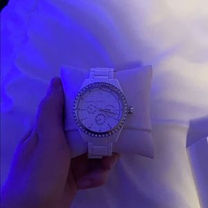 White sparkly fossil watch